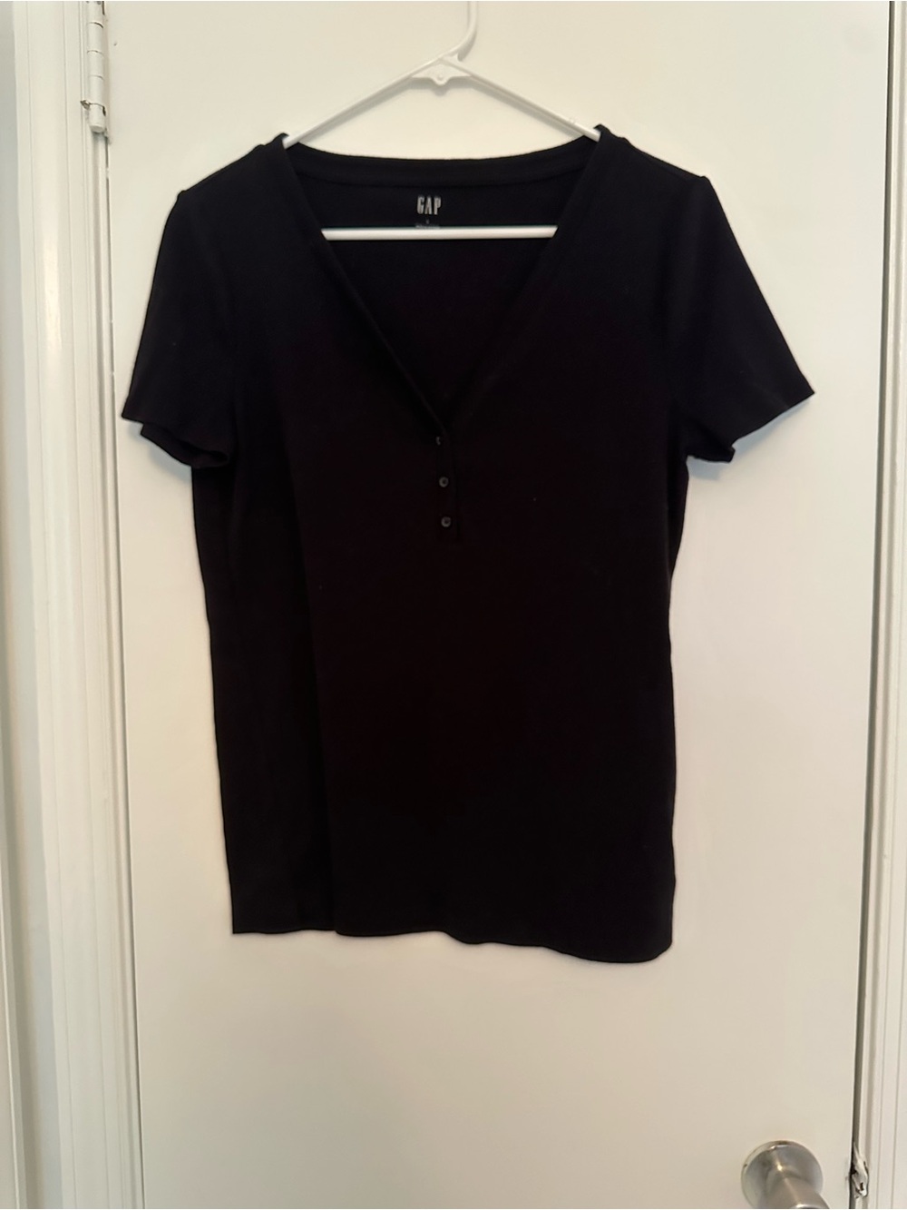 GAP Black Short-Sleeve V-Neck Henley Tee